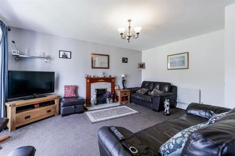 3 Haydon Close, Studley, B80 7SP