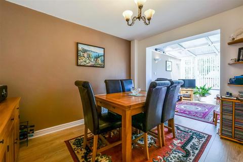 3 Haydon Close, Studley, B80 7SP