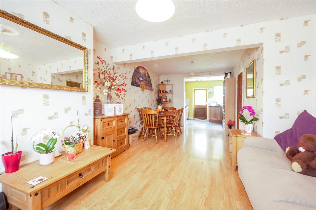 Ryde Park Road, Rednal, Birmingham 3 bed terraced house £165,000