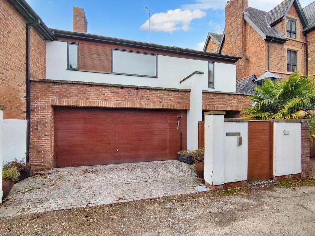 Narrow Walk, Bowdon 3 bed semidetached house to rent £2,850 pcm (£