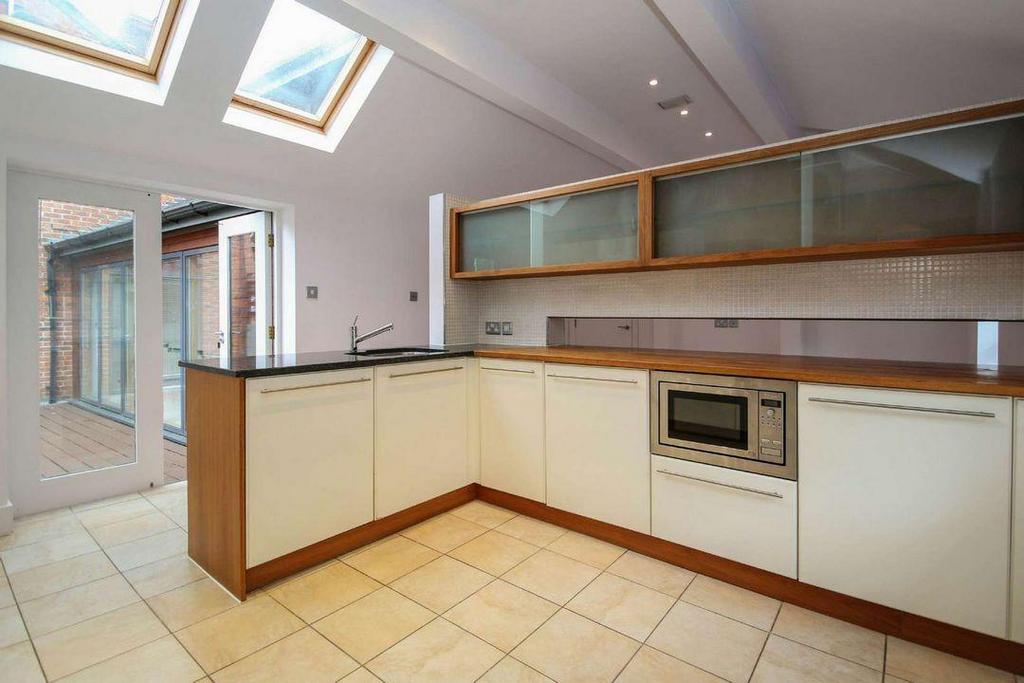 Kitchen Area 2
