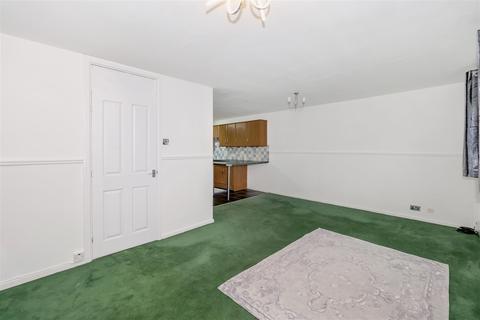 11 Albert Close, Studley, B80 7HH