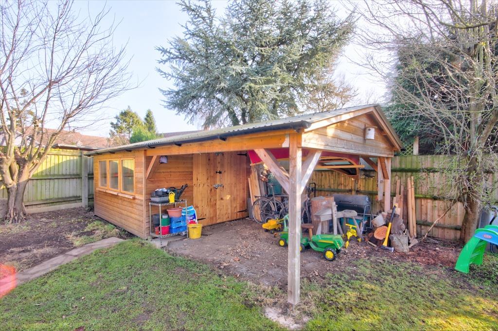 Shed.jpg