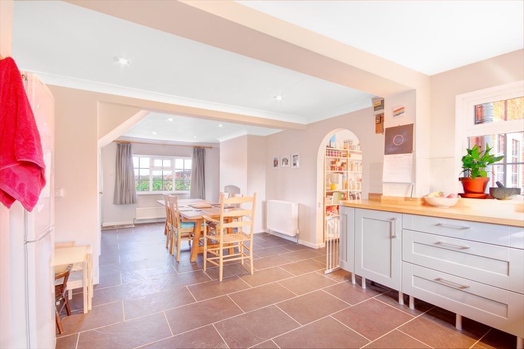 Kitchen 3.jpg