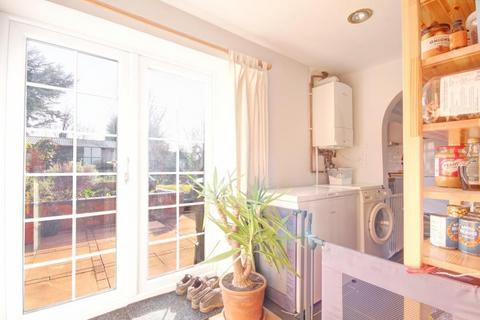 1, Fairview Cottages Alcester Road, Harvington, Evesham, WR11 8HU