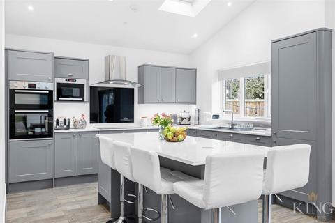 55 Bromsgrove Road, Studley, B80 7PE