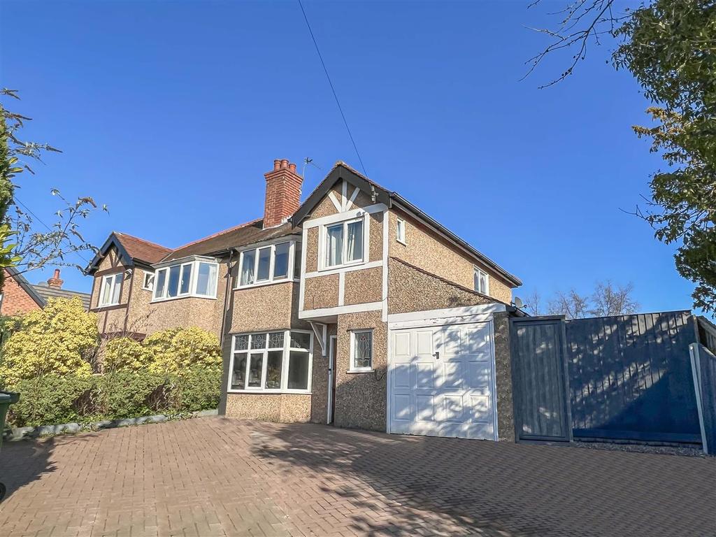 Castle Drive, Heswall, Wirral 3 bed semidetached house £339,950