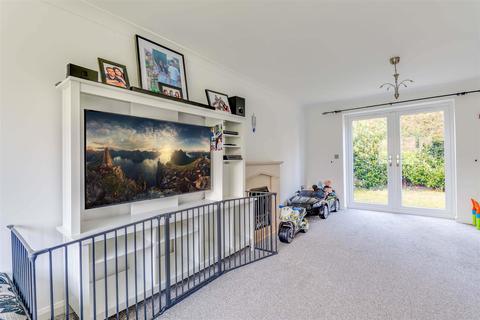 2a Morgan Close, Studley, B80 7PB