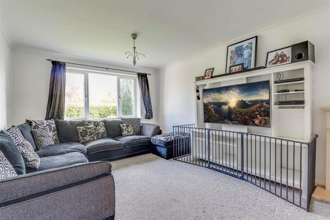 2a Morgan Close, Studley, B80 7PB