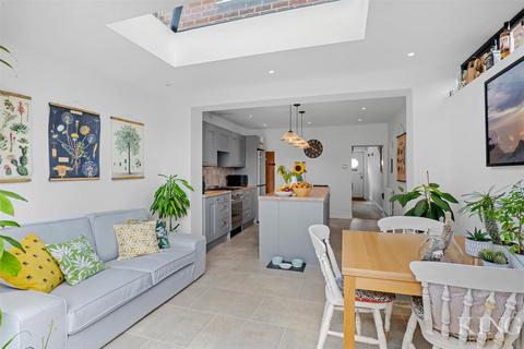 37 New Road, Studley, B80 7LY