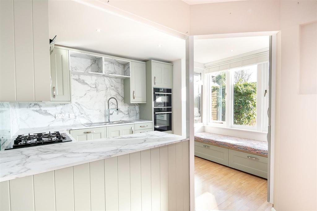 6 Royal York Mews-9.jpg