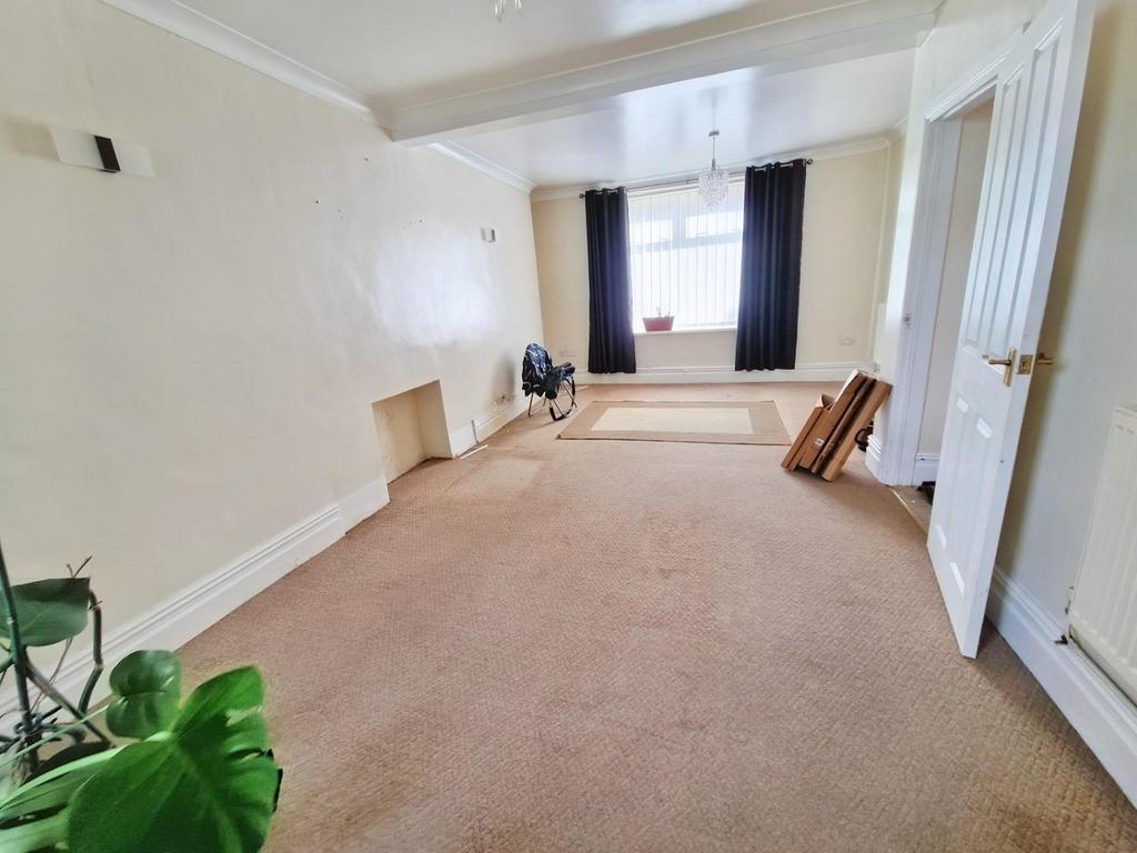 Penprysg Road, Pencoed, Bridgend, CF35 6RH 4 bed semidetached house