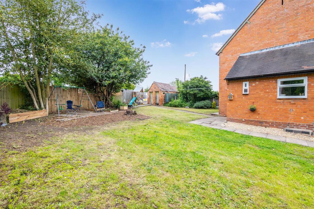 Rushford, Evesham 3 bed semidetached house for sale £325,000