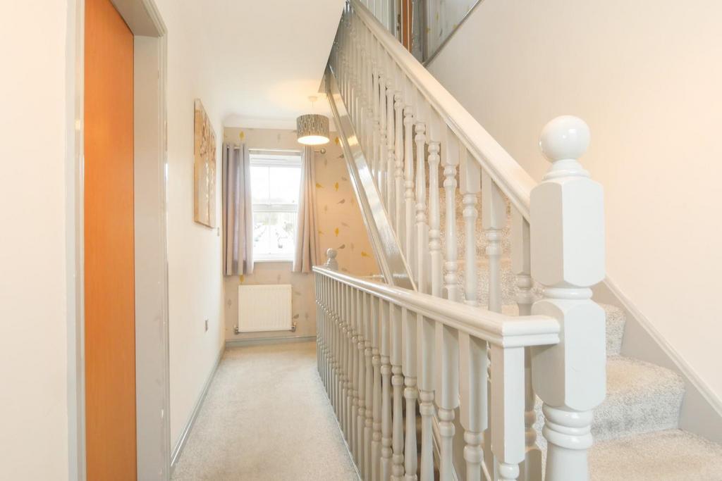 Landing (1 st floor)