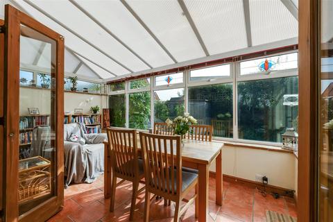 15 The Meadows, Bidford On Avon, Alcester, B50 4AP