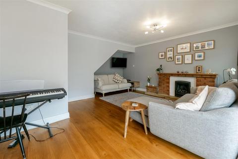 15 The Meadows, Bidford On Avon, Alcester, B50 4AP