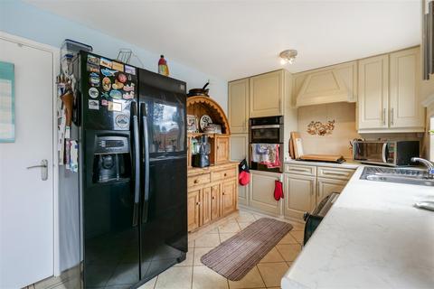 4 Glebe Close, Bidford On Avon, Alcester, B50 4BL
