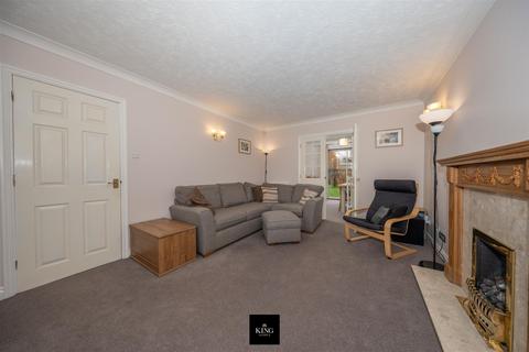 30 Johns Close, Studley, B80 7EQ