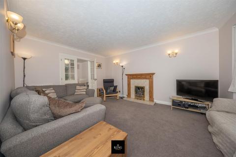 30 Johns Close, Studley, B80 7EQ