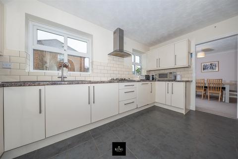 30 Johns Close, Studley, B80 7EQ