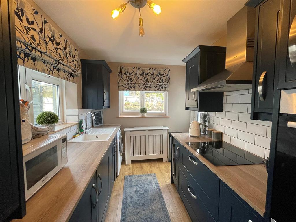 Globe Row, Llanelli 3 bed cottage £164,995