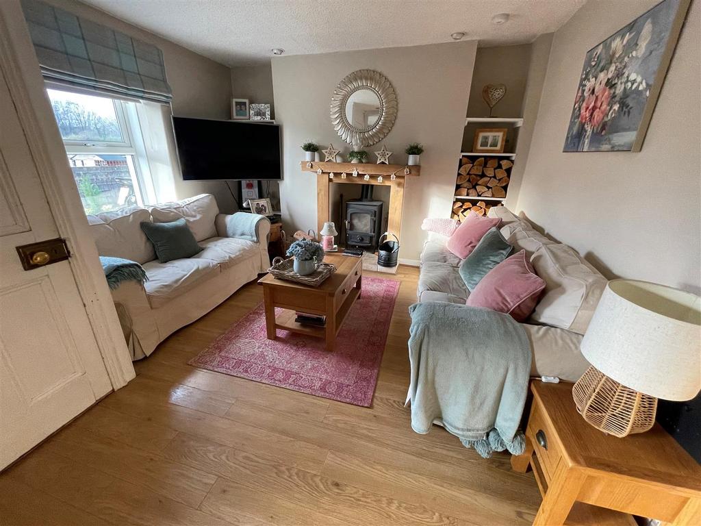 Globe Row, Llanelli 3 bed cottage £164,995