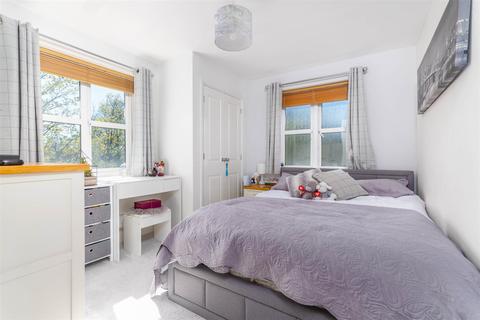 33 Shottery Close, Ipsley, Redditch, B98 0GE