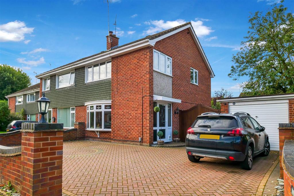 Barford Close, Redditch 3 bed semidetached house £215,000