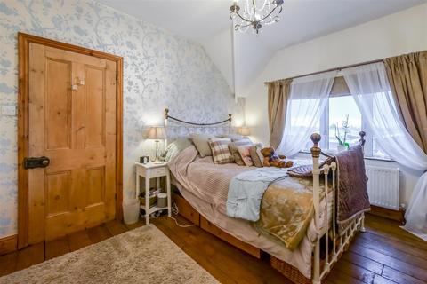 111 High Street, Studley, B80 7HN