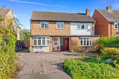 69 Bromsgrove Road, Studley, B80 7PE