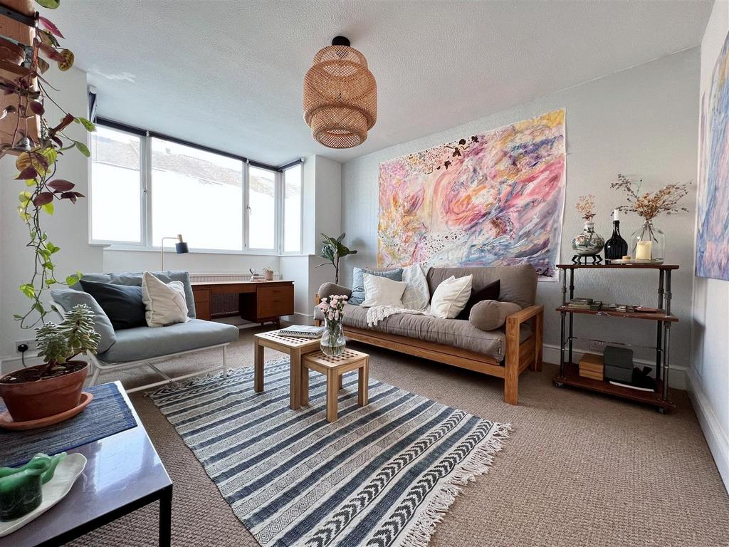Pelham Road, Cowes 3 bed semidetached house for sale £278,000