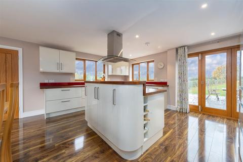 Hillcrest Birmingham Road, Mappleborough Green, Studley, B80 7BJ