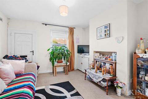 10 Crooks Lane, Studley, B80 7QX