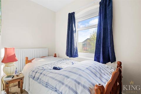 10 Crooks Lane, Studley, B80 7QX