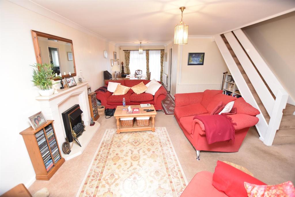 Lancaster Road, Northolt, UB5 4TD 3 bed end of terrace house £500,000