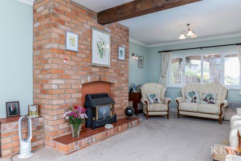 Teasel Cottage Alcester Road, Harvington, Evesham, WR11 8HX