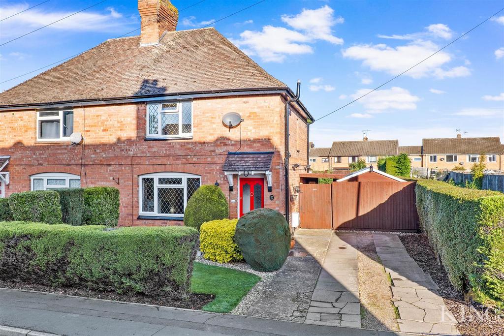 Watts Road, Studley 3 bed semi-detached house - £280,000