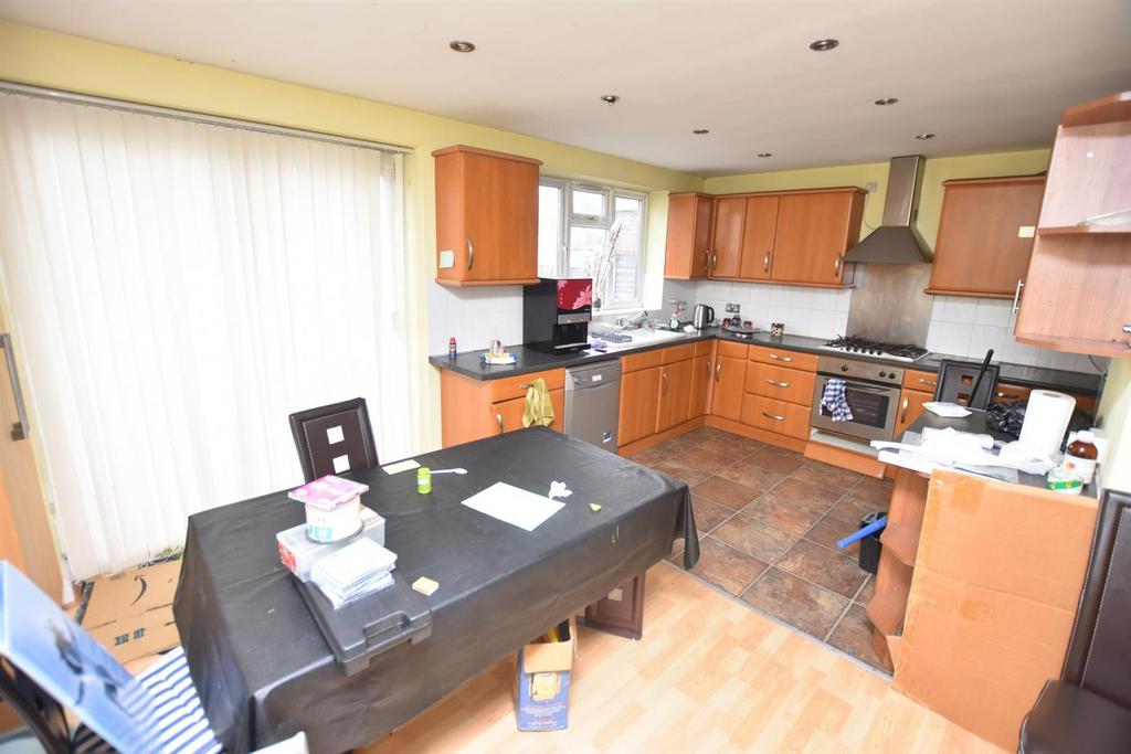 Eastcote Lane, South Harrow, HA2 8BP 3 Bed Semi-detached House For Sale ...