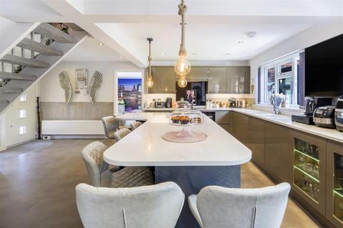The Firs Pratts Lane, Mappleborough Green, Studley, B80 7BN