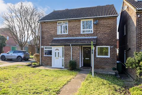 30 Drake Close, Horsham, RH12 5UB