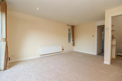 30 Drake Close, Horsham, RH12 5UB