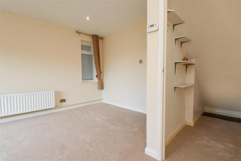 30 Drake Close, Horsham, RH12 5UB