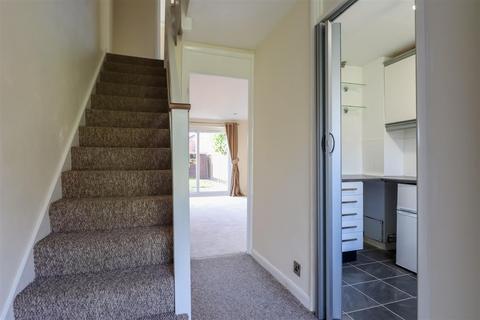 30 Drake Close, Horsham, RH12 5UB