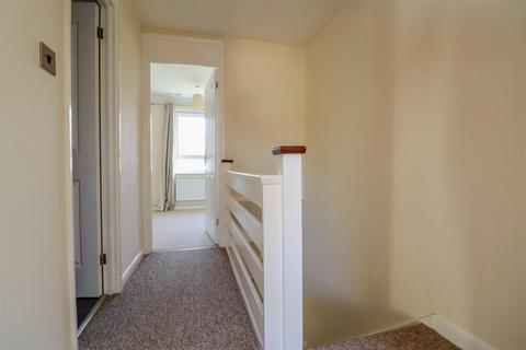 30 Drake Close, Horsham, RH12 5UB