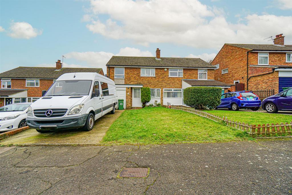 Abbotsfield Close, Hastings 3 bed semidetached house £340,000