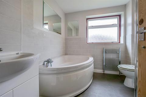 9a Castle Road, Studley, B80 7LS