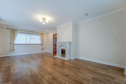 9a Castle Road, Studley, B80 7LS