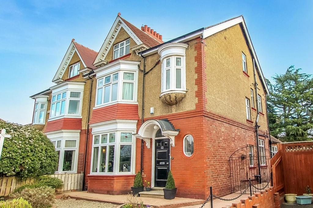 Flora Avenue, Darlington 5 bed semidetached house £470,000