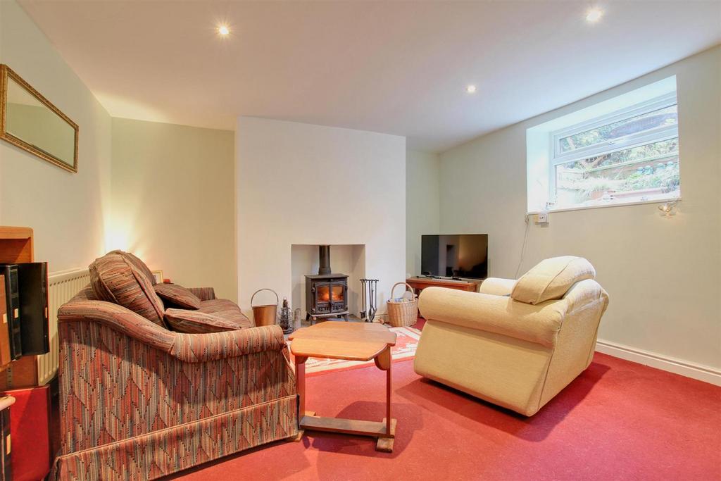 Sitting room (front)