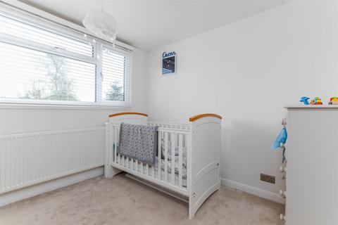 1 Fairwater Crescent, Alcester, B49 6QX